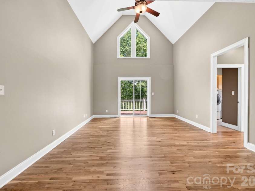 93 Big Sky Drive, Leicester, NC 28748.  MLS# CAR4403278, YatesRealty ID 37449. Gleaming hardwood floor