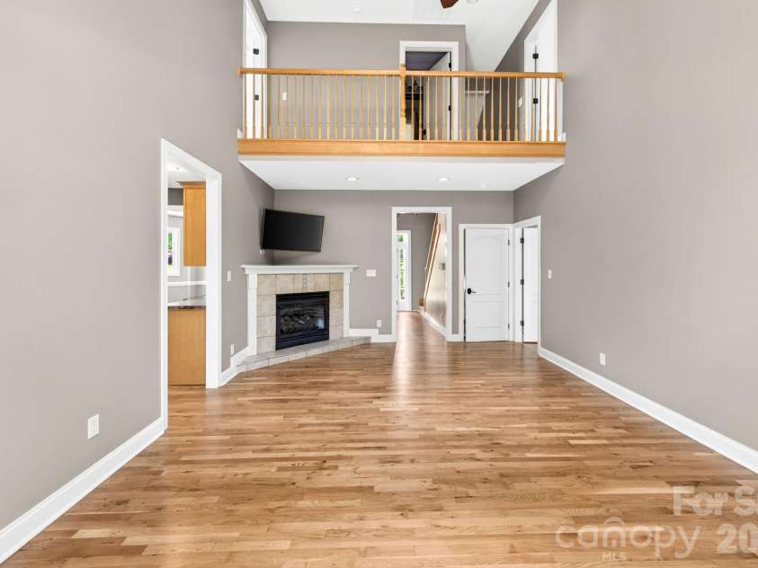 93 Big Sky Drive, Leicester, NC 28748.  MLS# CAR4403278, YatesRealty ID 37449. Open hallway above