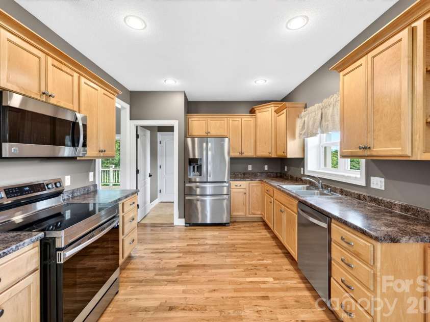 93 Big Sky Drive, Leicester, NC 28748.  MLS# CAR4403278, YatesRealty ID 37449. Tons of storage