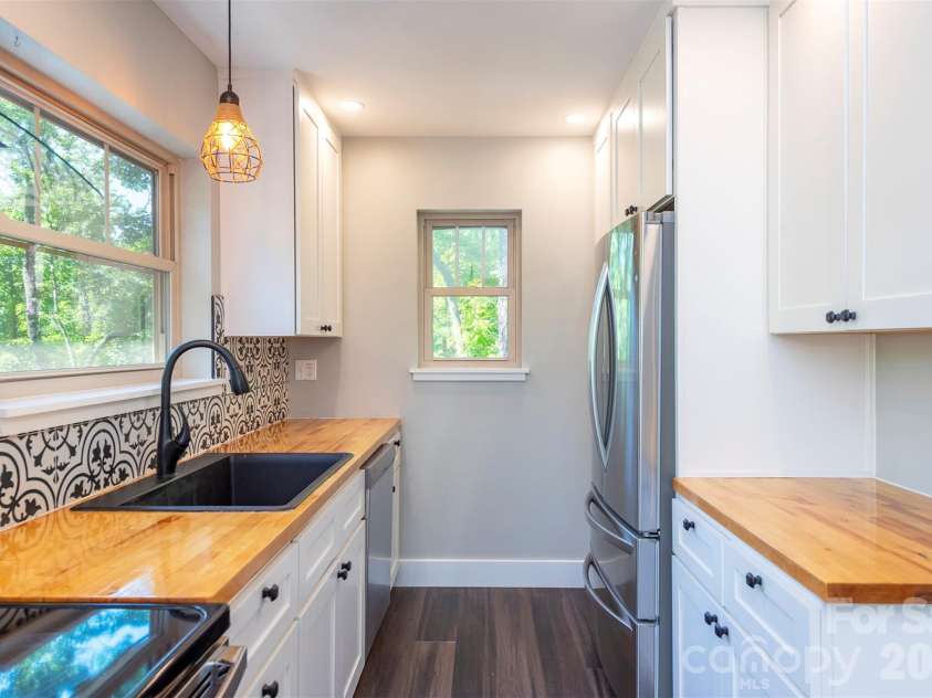 115 Bartram Way, Black Mountain, NC 28711.  MLS# CAR4334458, YatesRealty ID 3745. 