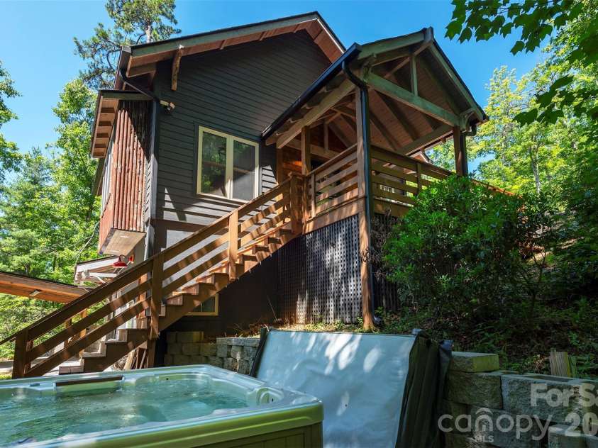 115 Bartram Way, Black Mountain, NC 28711.  MLS# CAR4334458, YatesRealty ID 3745. 