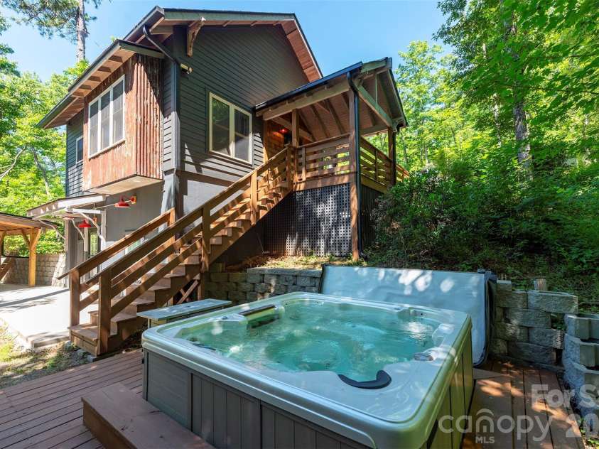 115 Bartram Way, Black Mountain, NC 28711.  MLS# CAR4334458, YatesRealty ID 3745. 