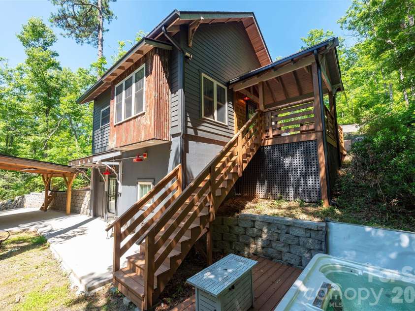 115 Bartram Way, Black Mountain, NC 28711.  MLS# CAR4334458, YatesRealty ID 3745. 