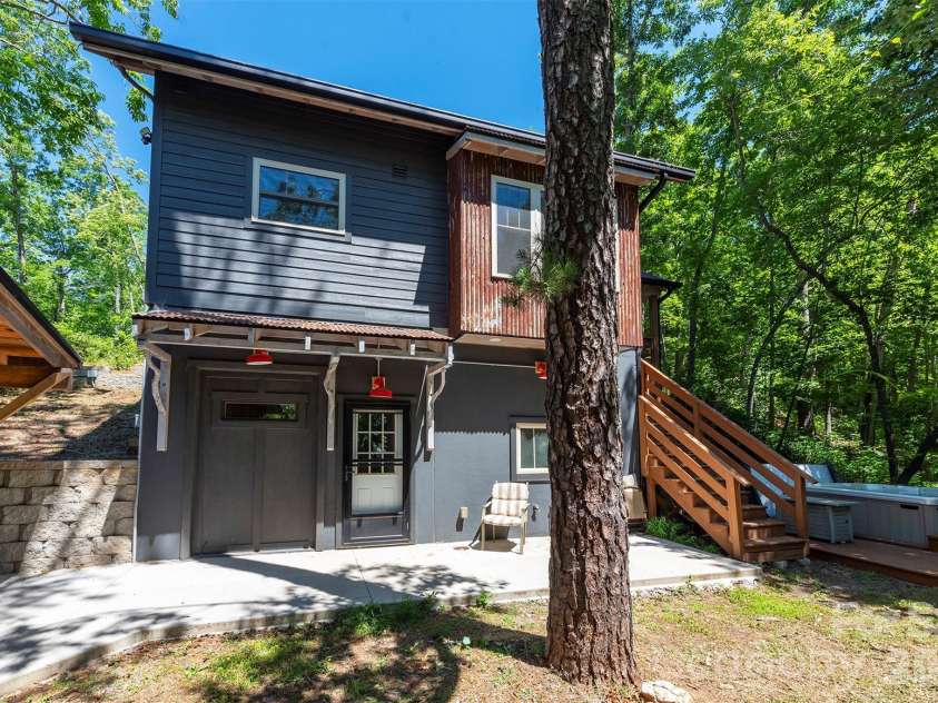 115 Bartram Way, Black Mountain, NC 28711.  MLS# CAR4334458, YatesRealty ID 3745. 