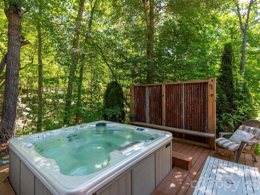 115 Bartram Way, Black Mountain, NC 28711.  MLS# CAR4334458, YatesRealty ID 3745. 
