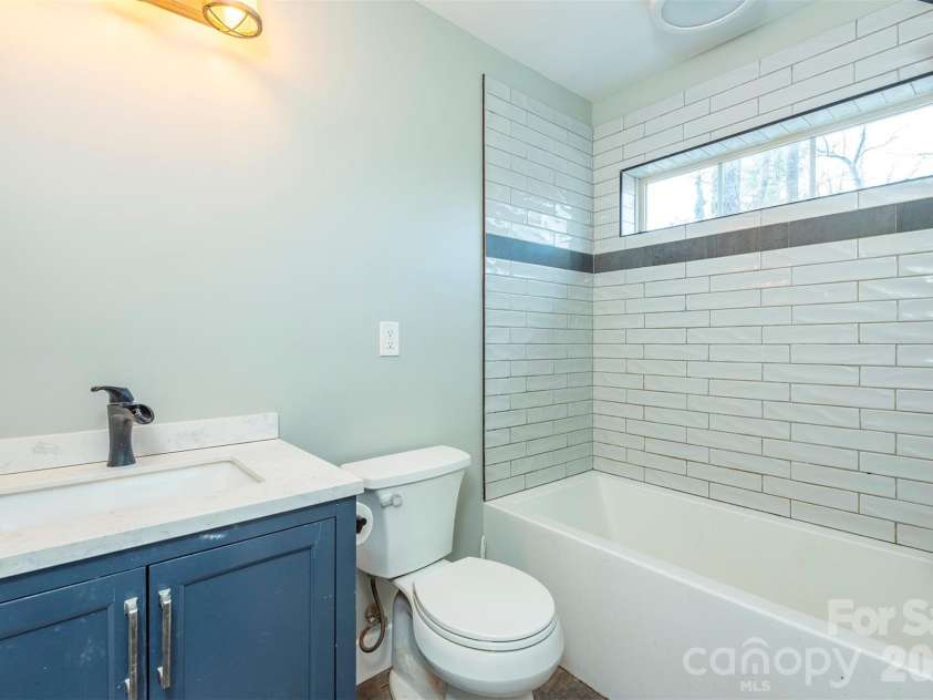 115 Bartram Way, Black Mountain, NC 28711.  MLS# CAR4334458, YatesRealty ID 3745. Main Level Bathroom