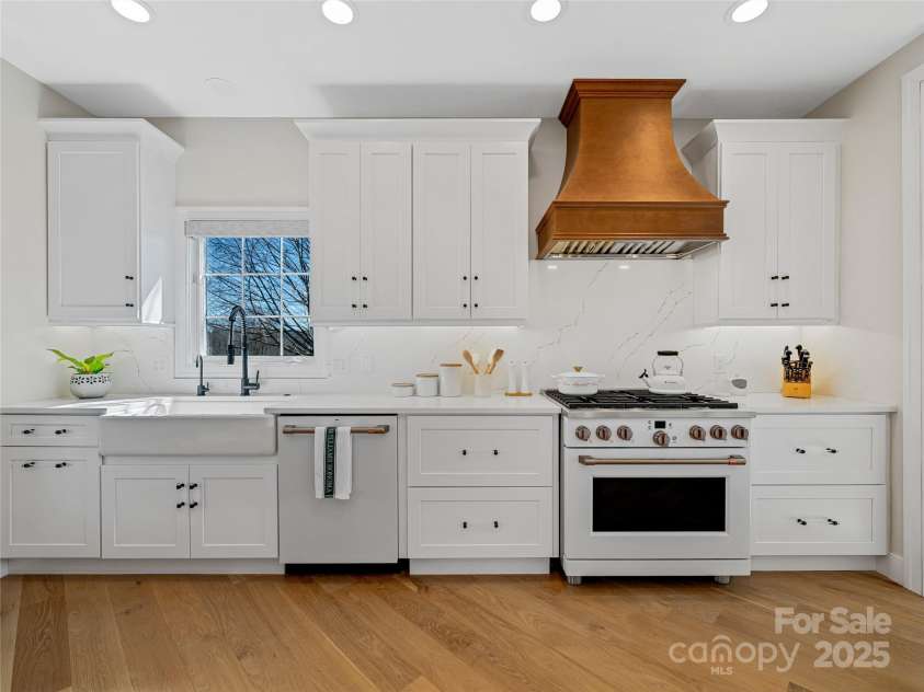 55 Plantation Drive, Asheville, NC 28806.  MLS# CAR4230730, YatesRealty ID 3745. Kitchen View #2. Completely remodeled!