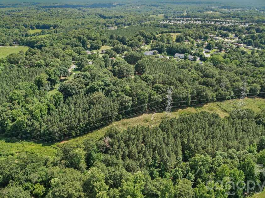 606 Robinson Clemmer Road, Dallas, NC 28034.  MLS# CAR4405008, YatesRealty ID 37451. 