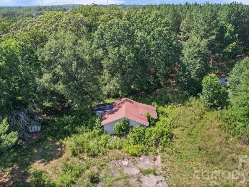 606 Robinson Clemmer Road, Dallas, NC 28034.  MLS# CAR4405008, YatesRealty ID 37451. 