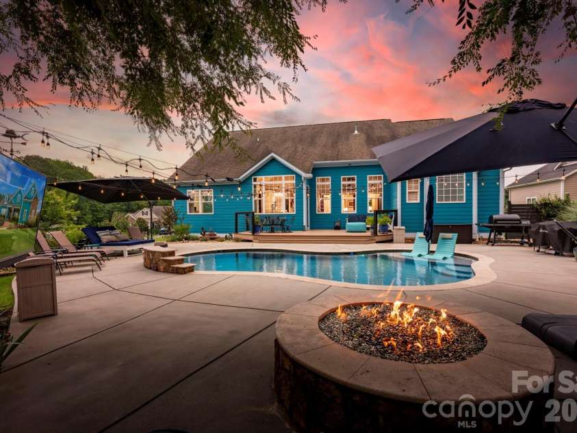 6957 Pin Oaks Drive, Denver, NC 28037.  MLS# CAR4404727, YatesRealty ID 37452. 