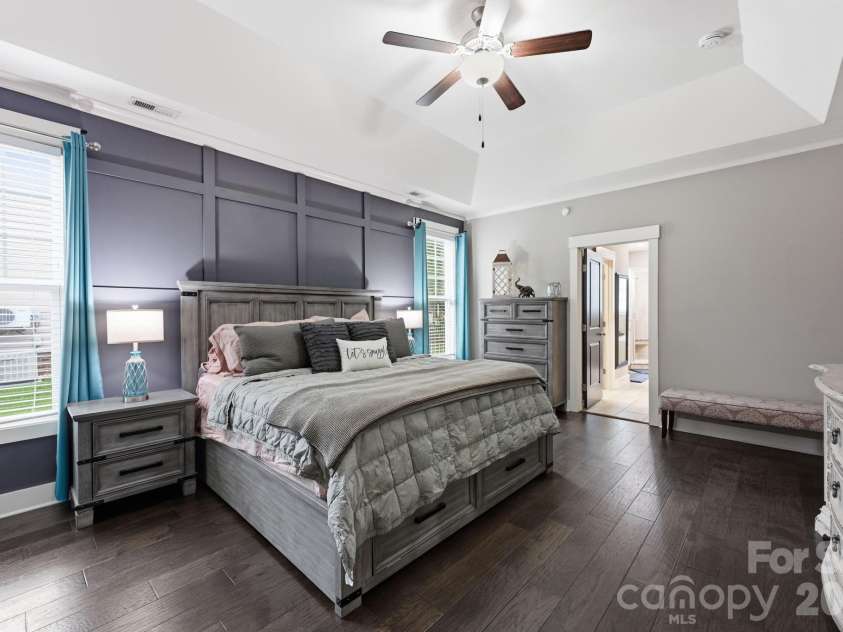 6957 Pin Oaks Drive, Denver, NC 28037.  MLS# CAR4404727, YatesRealty ID 37452. Primary Suite