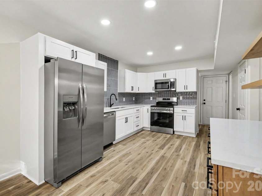 323 Whispering Pines Drive, Charlotte, NC 28217.  MLS# CAR4404610, YatesRealty ID 37453. 