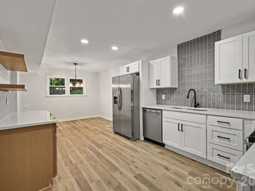 323 Whispering Pines Drive, Charlotte, NC 28217.  MLS# CAR4404610, YatesRealty ID 37453. 