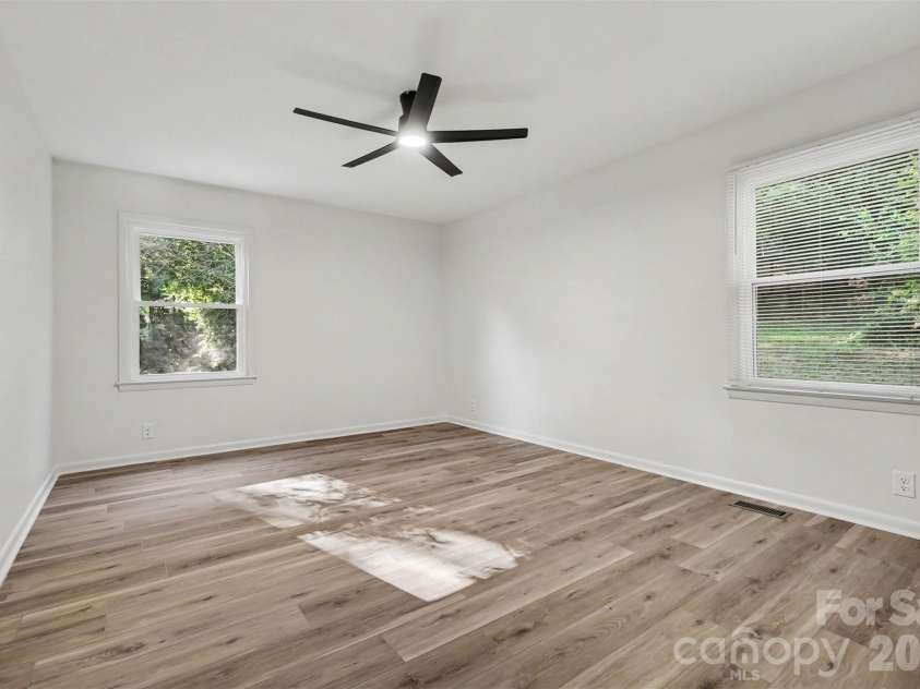 323 Whispering Pines Drive, Charlotte, NC 28217.  MLS# CAR4404610, YatesRealty ID 37453. 