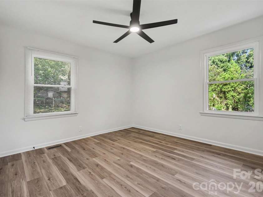 323 Whispering Pines Drive, Charlotte, NC 28217.  MLS# CAR4404610, YatesRealty ID 37453. 