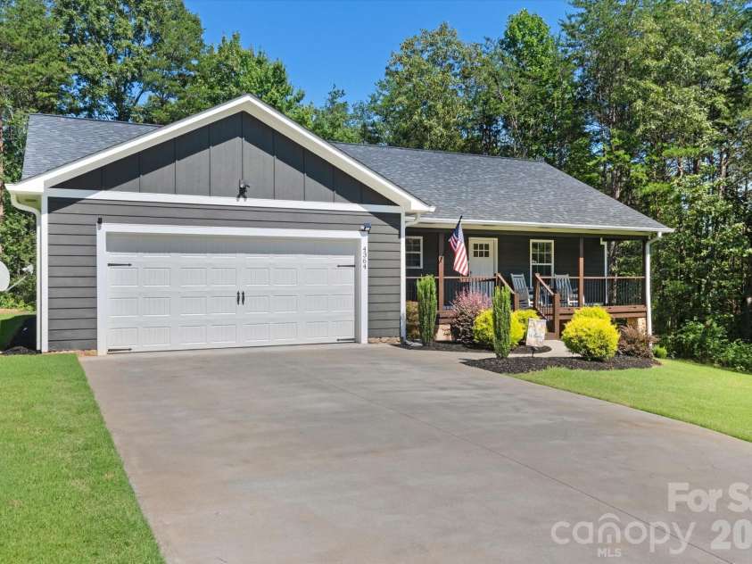 4364 Belmont Drive, Morganton, NC 28655.  MLS# CAR4404546, YatesRealty ID 37454. 
