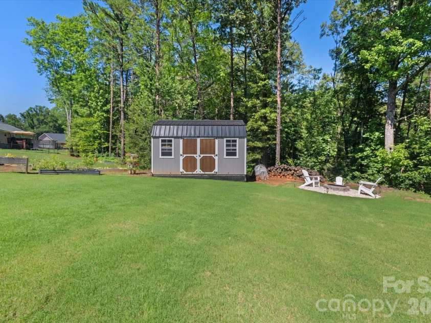 4364 Belmont Drive, Morganton, NC 28655.  MLS# CAR4404546, YatesRealty ID 37454. 
