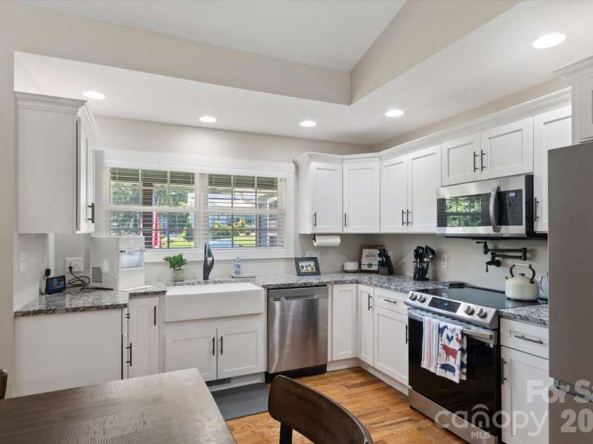 4364 Belmont Drive, Morganton, NC 28655.  MLS# CAR4404546, YatesRealty ID 37454. 