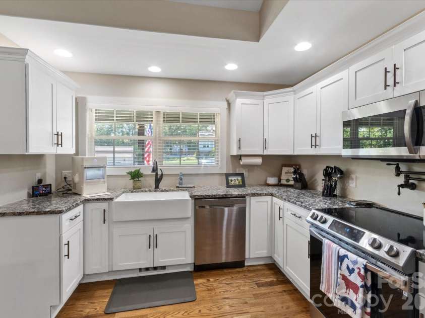 4364 Belmont Drive, Morganton, NC 28655.  MLS# CAR4404546, YatesRealty ID 37454. 