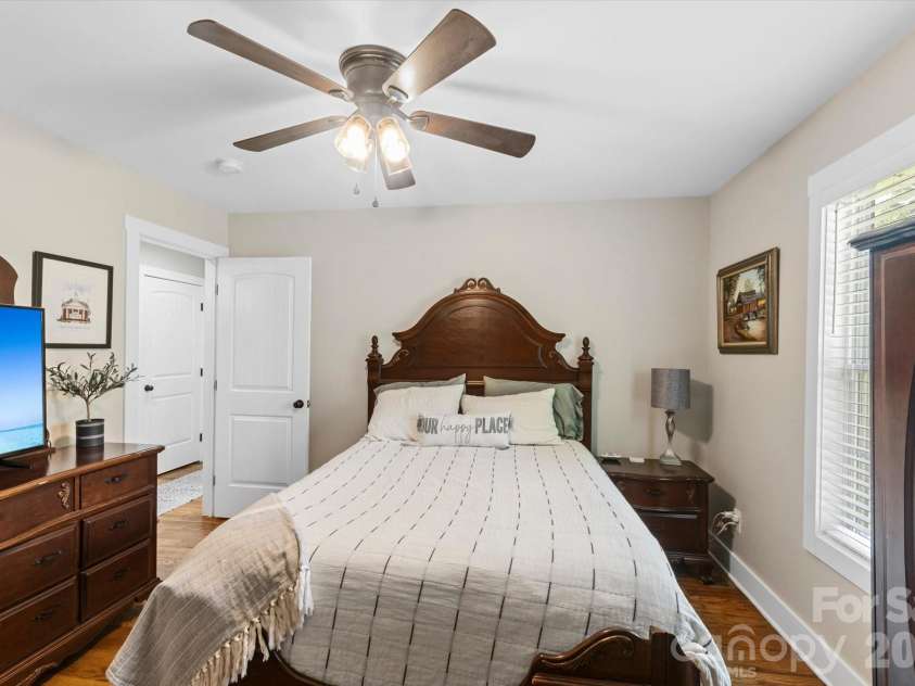 4364 Belmont Drive, Morganton, NC 28655.  MLS# CAR4404546, YatesRealty ID 37454. 