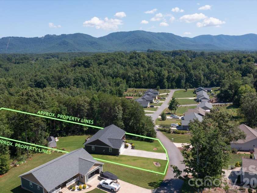4364 Belmont Drive, Morganton, NC 28655.  MLS# CAR4404546, YatesRealty ID 37454. 
