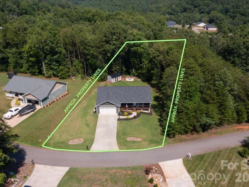4364 Belmont Drive, Morganton, NC 28655.  MLS# CAR4404546, YatesRealty ID 37454. 