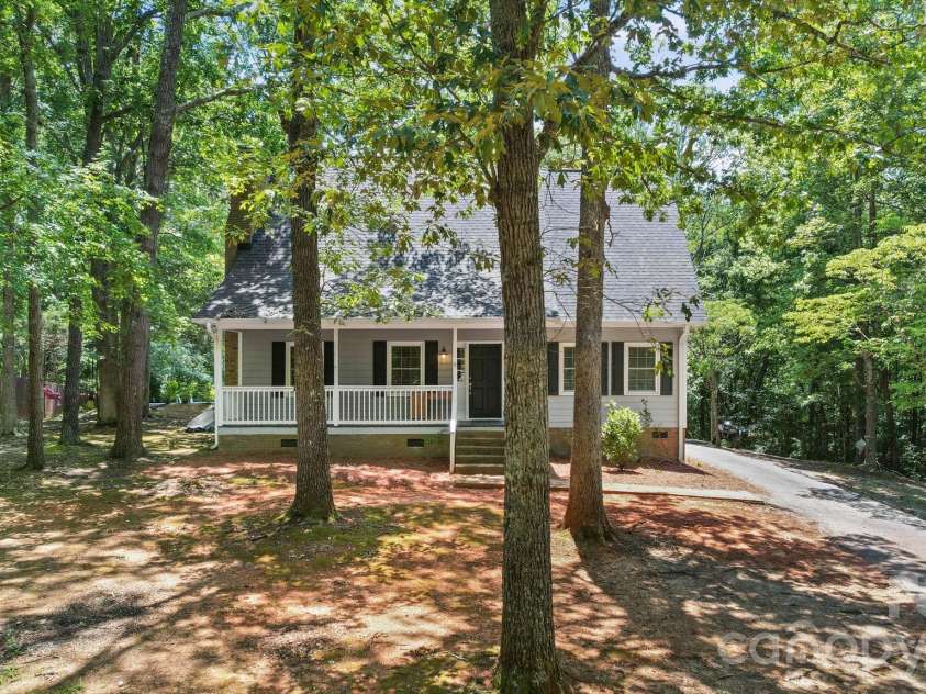 619 Cedarwood Drive, Monroe, NC 28112.  MLS# CAR4404997, YatesRealty ID 37455. 
