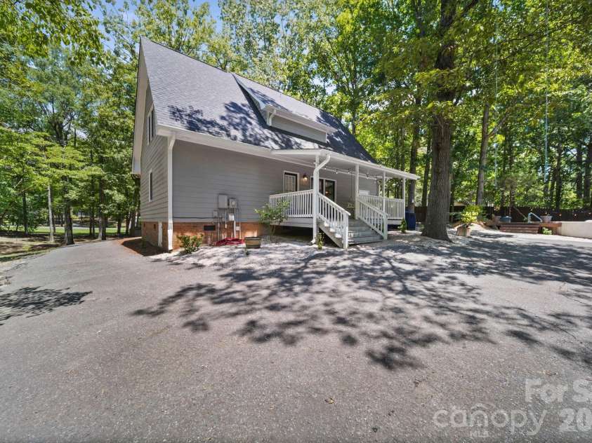 619 Cedarwood Drive, Monroe, NC 28112.  MLS# CAR4404997, YatesRealty ID 37455. 