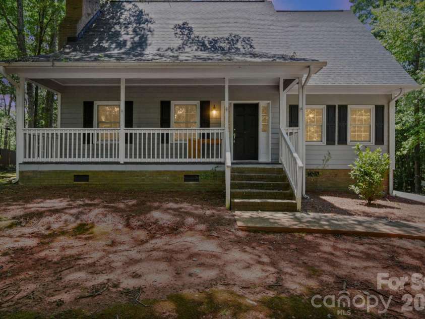619 Cedarwood Drive, Monroe, NC 28112.  MLS# CAR4404997, YatesRealty ID 37455. 