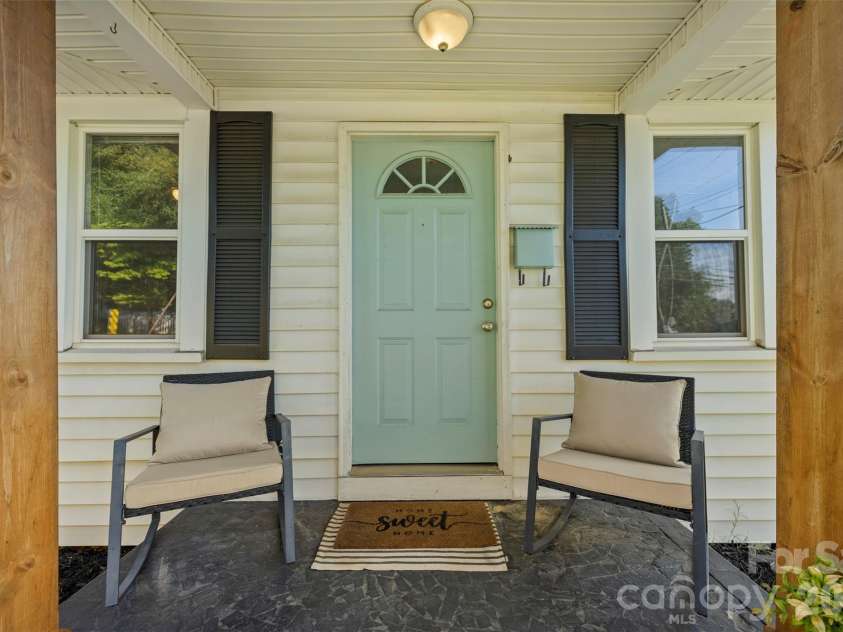 300 Harris Street, Fort Mill, SC 29715.  MLS# CAR4403998, YatesRealty ID 37457. 