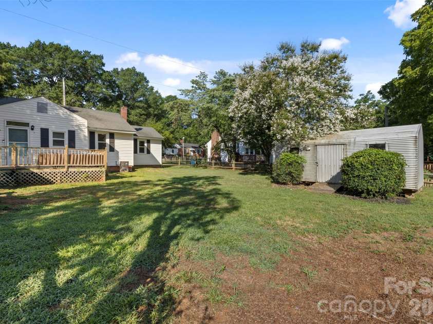 300 Harris Street, Fort Mill, SC 29715.  MLS# CAR4403998, YatesRealty ID 37457. 