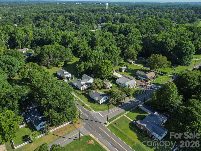 300 Harris Street, Fort Mill, SC 29715.  MLS# CAR4403998, YatesRealty ID 37457. 