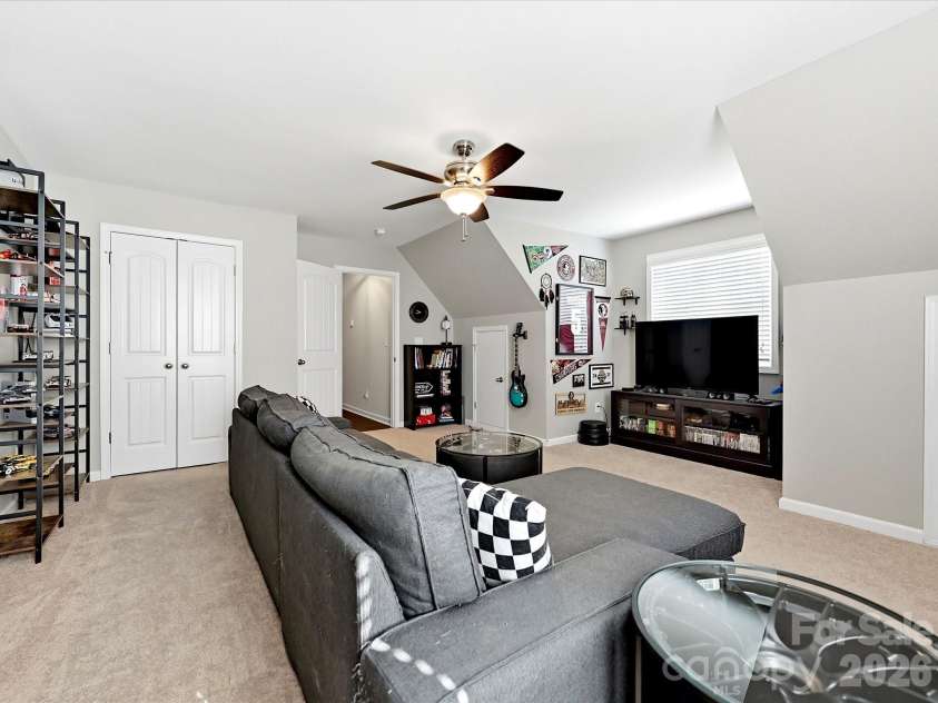 5736 Mcdowell Run Drive, Huntersville, NC 28078.  MLS# CAR4404975, YatesRealty ID 37458. 