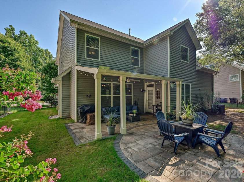 5736 Mcdowell Run Drive, Huntersville, NC 28078.  MLS# CAR4404975, YatesRealty ID 37458. 