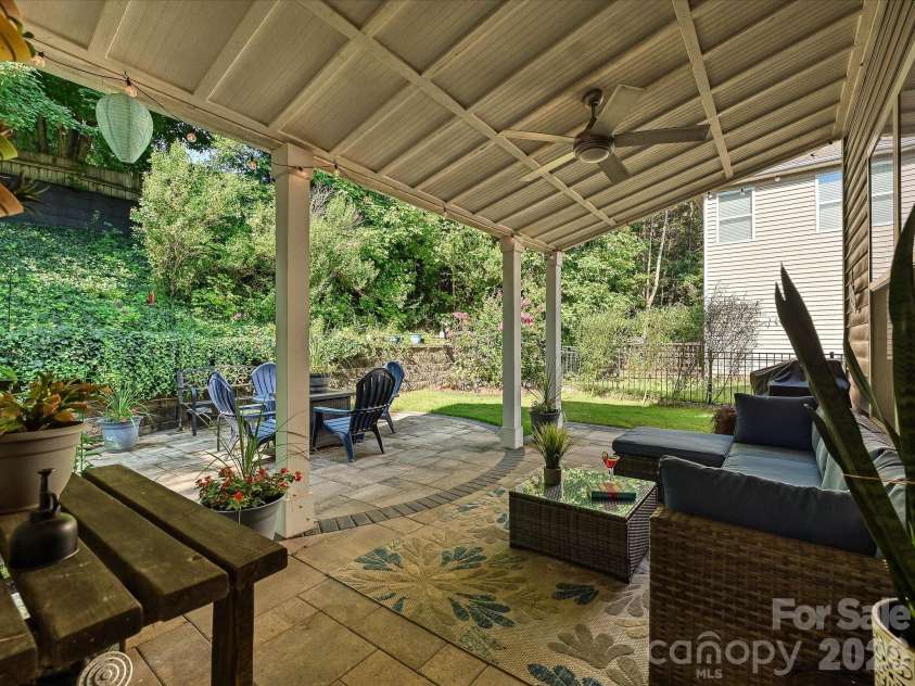 5736 Mcdowell Run Drive, Huntersville, NC 28078.  MLS# CAR4404975, YatesRealty ID 37458. 