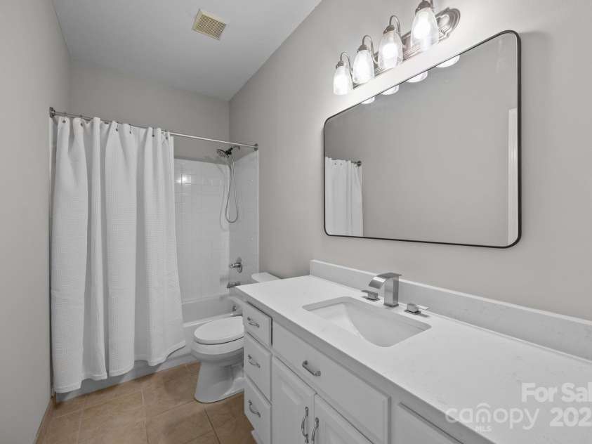 17433 Glassfield Drive, Huntersville, NC 28078.  MLS# CAR4333480, YatesRealty ID 3746. 