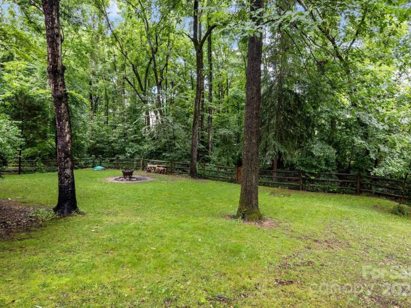 17433 Glassfield Drive, Huntersville, NC 28078.  MLS# CAR4333480, YatesRealty ID 3746. 