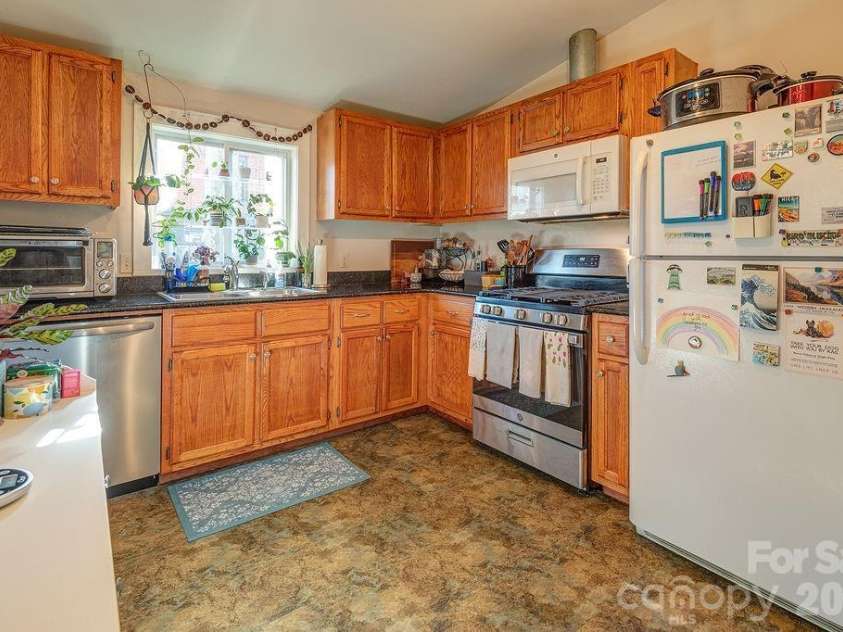 54 Liberty Street, Asheville, NC 28801.  MLS# CAR4336903, YatesRealty ID 3746. 