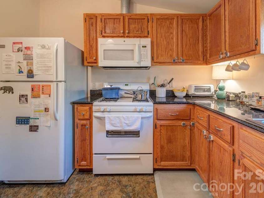 54 Liberty Street, Asheville, NC 28801.  MLS# CAR4336903, YatesRealty ID 3746. 
