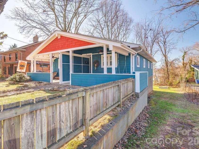 54 Liberty Street, Asheville, NC 28801.  MLS# CAR4336903, YatesRealty ID 3746. 