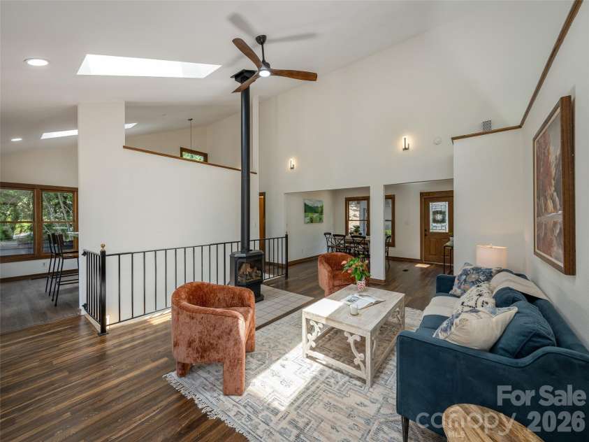 155 Crabapple Lane, Asheville, NC 28804.  MLS# CAR4405050, YatesRealty ID 37460. 