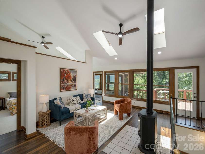 155 Crabapple Lane, Asheville, NC 28804.  MLS# CAR4405050, YatesRealty ID 37460. 