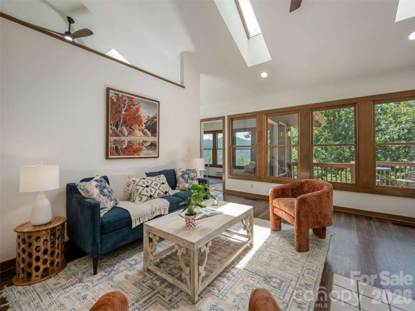 155 Crabapple Lane, Asheville, NC 28804.  MLS# CAR4405050, YatesRealty ID 37460. 