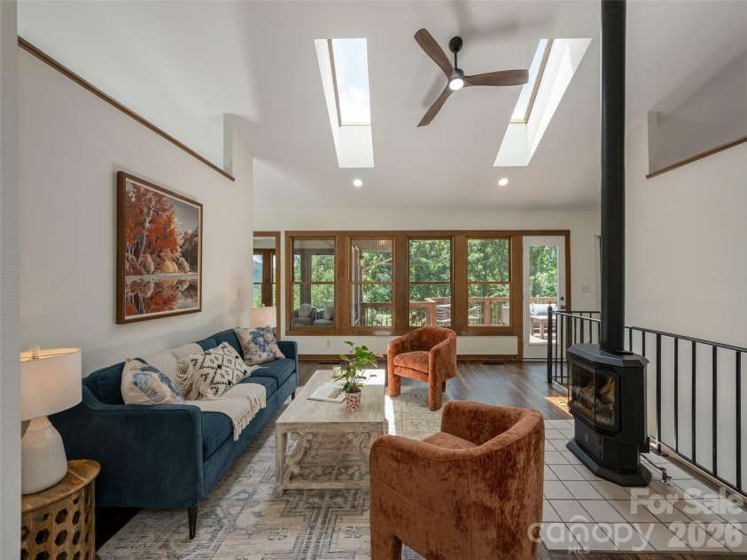 155 Crabapple Lane, Asheville, NC 28804.  MLS# CAR4405050, YatesRealty ID 37460. 