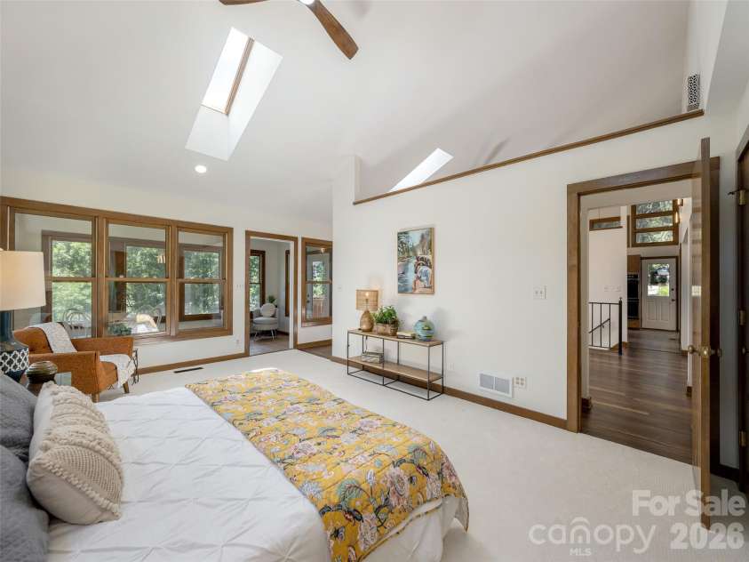 155 Crabapple Lane, Asheville, NC 28804.  MLS# CAR4405050, YatesRealty ID 37460. 