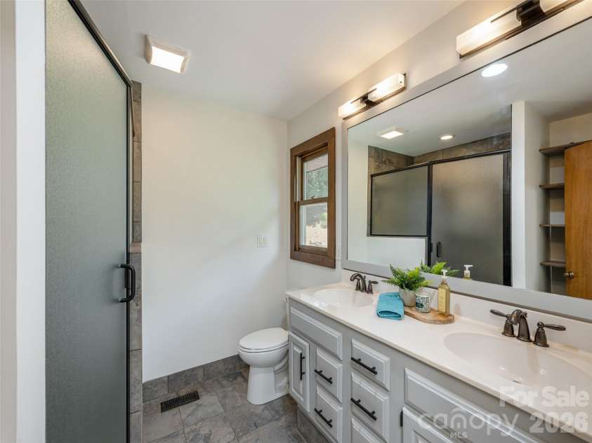 155 Crabapple Lane, Asheville, NC 28804.  MLS# CAR4405050, YatesRealty ID 37460. 