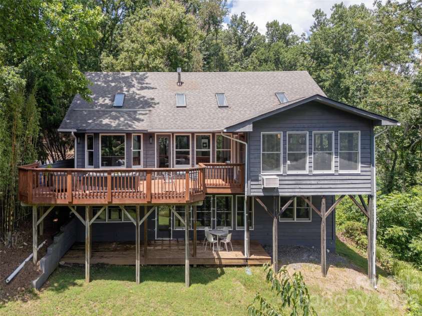 155 Crabapple Lane, Asheville, NC 28804.  MLS# CAR4405050, YatesRealty ID 37460. 