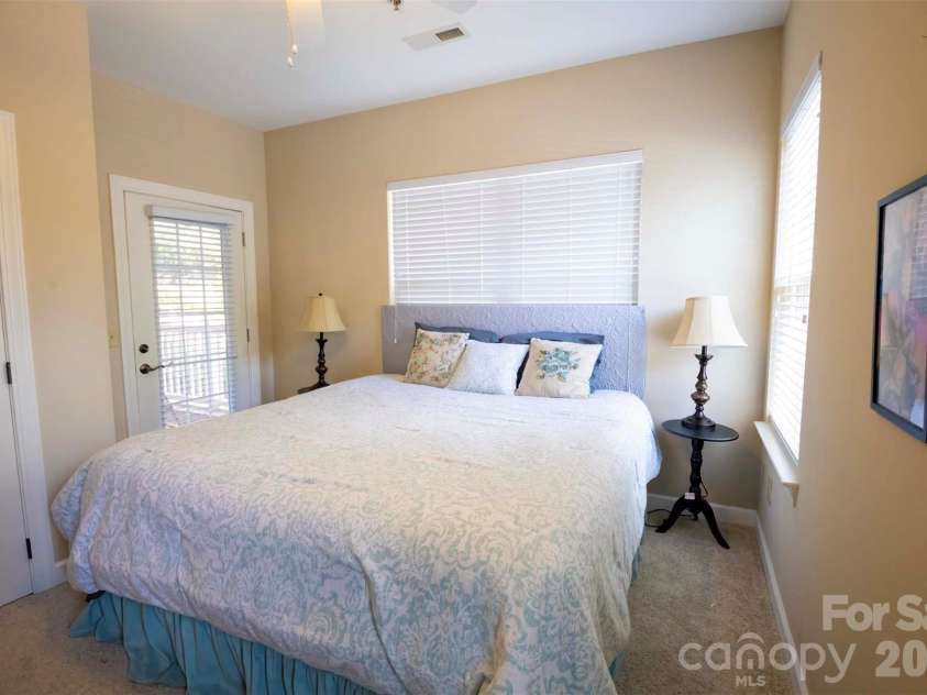 40 Hyannis Drive, Asheville, NC 28804.  MLS# CAR4399702, YatesRealty ID 37461. 2nd Bedroom