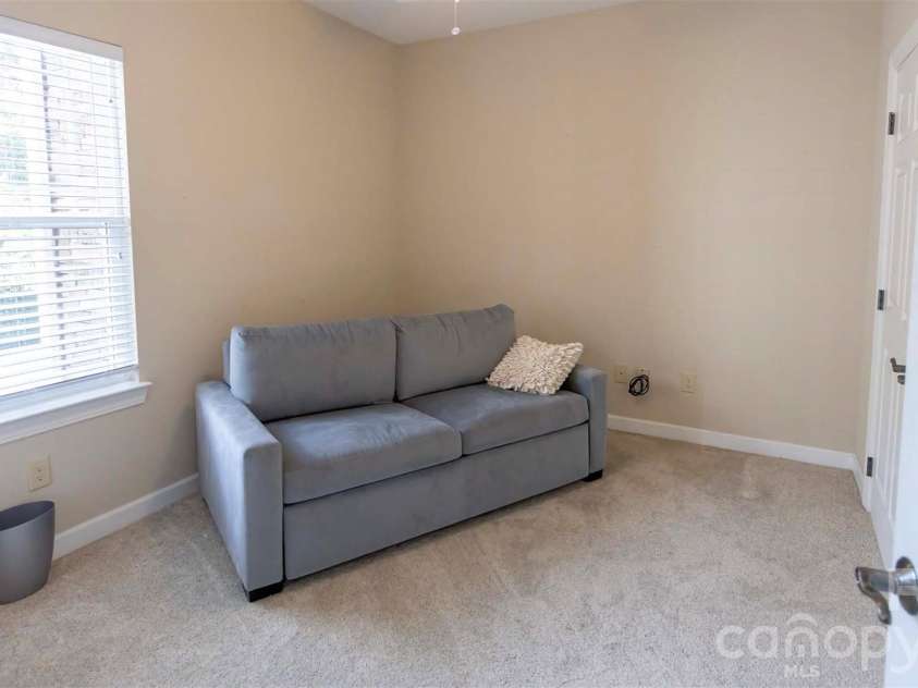 40 Hyannis Drive, Asheville, NC 28804.  MLS# CAR4399702, YatesRealty ID 37461. 3rd Bedroom