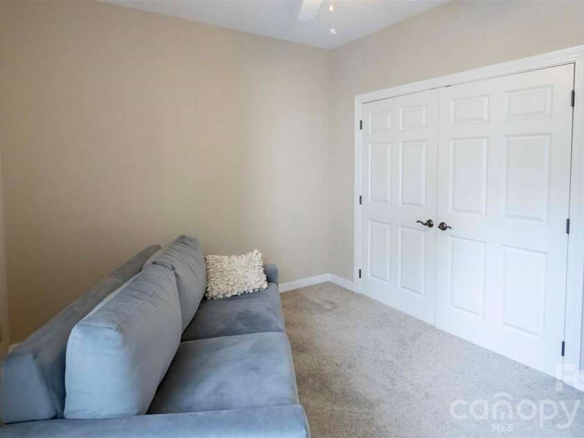 40 Hyannis Drive, Asheville, NC 28804.  MLS# CAR4399702, YatesRealty ID 37461. 3rd Bedroom